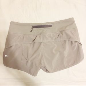 Lululemon Speed Short - Size 4 (Dark Chrome)